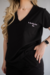 PIJAMA CIRÚRGICO BORDADO - SCRUB FEMININO GOLA V PRETO - Noite de Lua