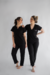 PIJAMA CIRÚRGICO BORDADO - SCRUB FEMININO GOLA PRINCESA PRETO - Noite de Lua