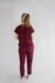 PIJAMA CIRÚRGICO BORDADO - SCRUB FEMININO GOLA V VINHO