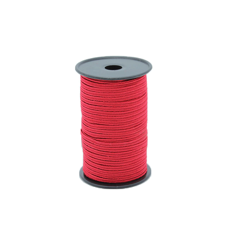Carretel de sutache de viscose vermelho 03 mm São José com 50 metros, ideal para trabalhos artesanais e decoração.