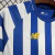 CAMISA FC PORTO PRE-MATCH 24/25 TORCRDOR-NEW BALANCE-MASCULINA-AZUL/BRNCA - loja online