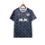 Camisa masculina da RB Leipzig, conceito edição 23/24, na cor preta, com detalhes em azul e logo da Nike.