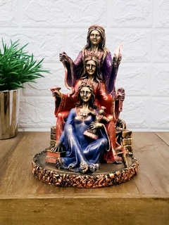 Estátua Deusa Tríplice Sentada 10586