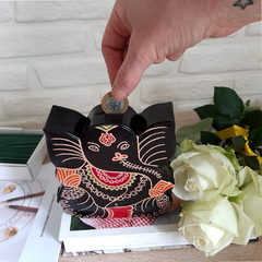 Cofre Formato Ganesha Om Couro Ecológico Pintado na internet