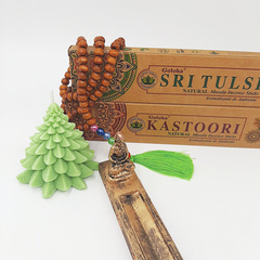 Kit Presente Zen Vela Natal + Incensário + Japamala + 2 Cx Incenso Vegan - Loja Mana Omॐ