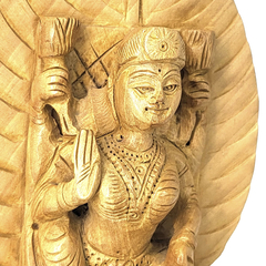 Escultura Em Madeira Lakshmi Na Folha 15cm 14058