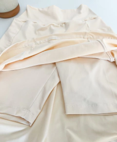Pollera Bolsillo, Falda Mediana con Biker Liso - BEIGE - comprar online