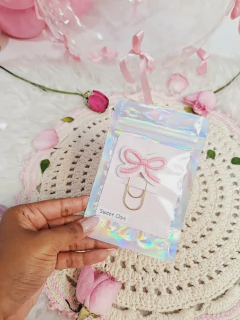 Clips Bordado ( ESCOLHER VARIAÇÃO ) - comprar online