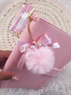 Charm pompom luxo