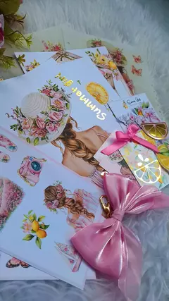 Box Summer Girl na internet