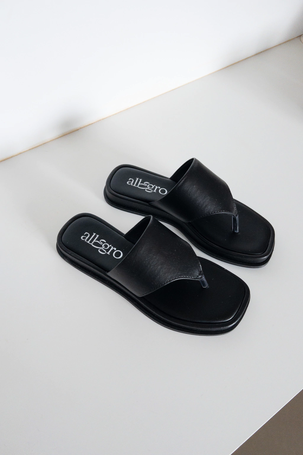 FLAT LOLLA