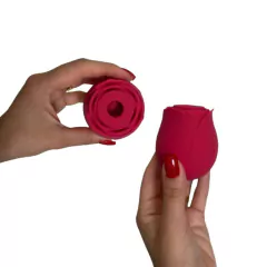 ROSA SUGADOR DE CLITÓRIS COM 10 TIPOS DE PULSAÇÕES DELIA - RECARREGÁVEL - VITORELI SEX SHOP