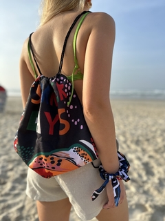 mochila summer vibes na internet