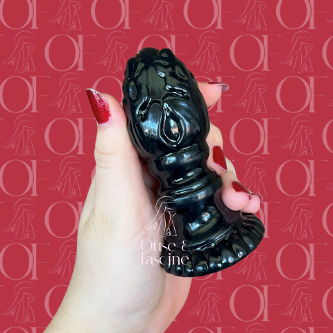10,5 x 4 cm - Plug Anal Mega Monster Em Silicone Texturizado Com Ventosa - Preta