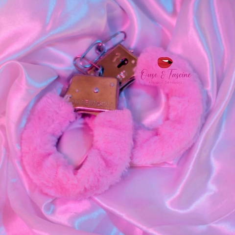 Algemas de metal simples com pelúcia - Várias cores - comprar online