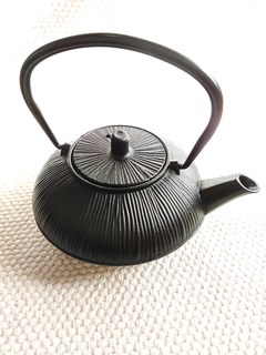 Tetera de hierro pequeña 500 ml interior enlozado
