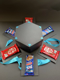 Imagem do Caixa Boom Doces Com flor eterna central