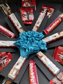 Caixa Boom Doces Com flor eterna central - comprar online