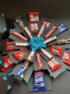 Caixa Boom Doces Com flor eterna central