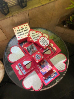 Caixa explosiva com laterais em coração com tampas - comprar online