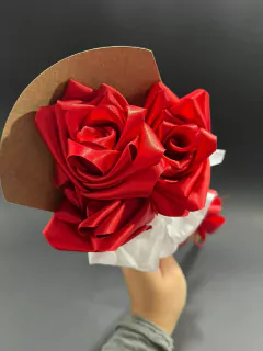 Buquê Rosa Eterna com três e cartão na internet