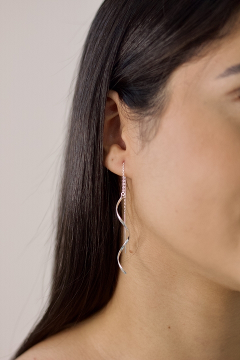 Brinco Ondulado Sem Tarracha Prata 925