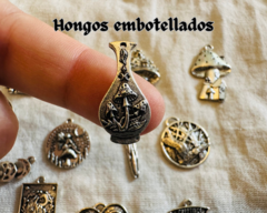 Imagen de Dijes edición bruja a elección