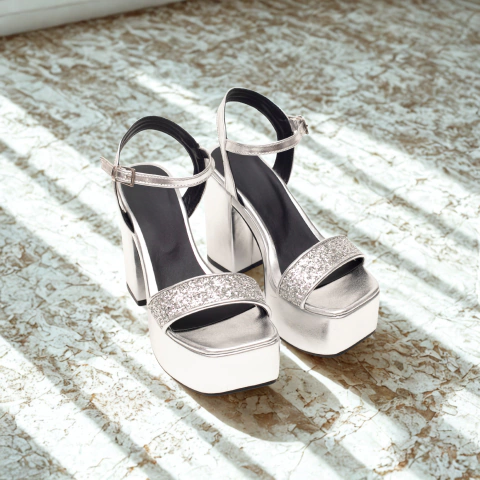 Moon - comprar online