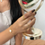 PULSEIRA TREVO MADREPEROLA BANHADAO A OURO 18K - comprar online