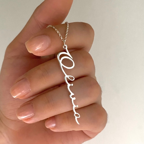 NAME NECKLACE VERTICAL SILVER