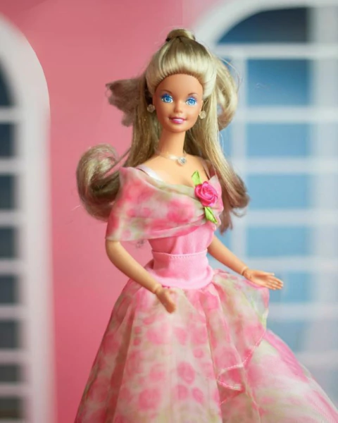 Roupinha Glamour Floral Body e Saia Tucadolls para bonecas escala 1/6