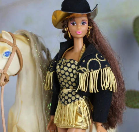 Roupinha Boiadeira Country Charm Preto & Dourado Franja para bonecas escala 1/6 Tucadolls