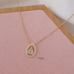 Colar Nossa Senhora Zircônia Folheado á Ouro na internet