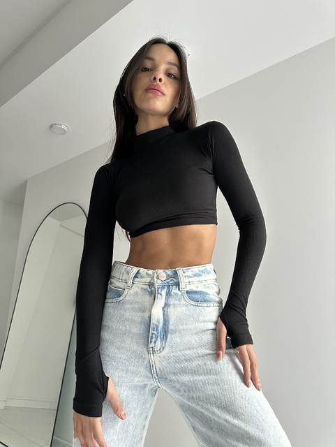 TOP ANTONIA