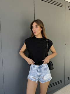 MUSCULOSA HOMBRERAS