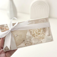 Kit 2 Velas Aromáticas Coração e Flor | Aroma Perenne e Cerejeira com Coconut | Decoração e presente