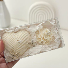 Kit 2 Velas Aromáticas Coração e Flor | Aroma Perenne e Cerejeira com Coconut | Decoração e presente - comprar online