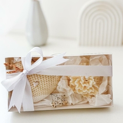 Kit 2 Velas Aromáticas Coração e Flor | Aroma Perenne e Cerejeira com Coconut | Decoração e presente - Gokai Artes e Alquimia Natural