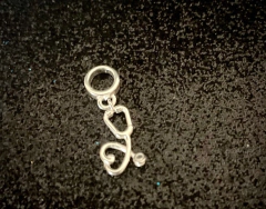 Berloque Estestoscópio prateado