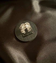 Anel Histona Magnífica na internet