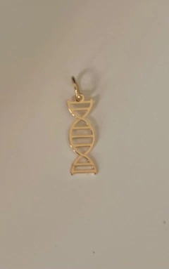 Pingente/Berloque DNA 2D dourado - Hela Jóias da Ciência