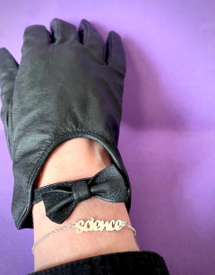 Pulseira Science prateada na internet