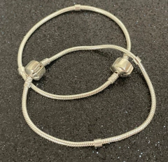 Pulseira para berloques de prateada