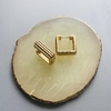 Argola Quadrada Riscada Banhado a Ouro - comprar online