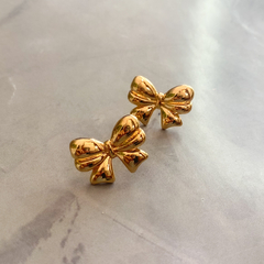 Brinco Laço Metal Banhado a Ouro - comprar online