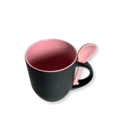 Caneca Mágica Preta Fosca Interna Pink Com Colher 325ml na internet