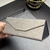 Estojo triangular forrado para óculos de sol - comprar online