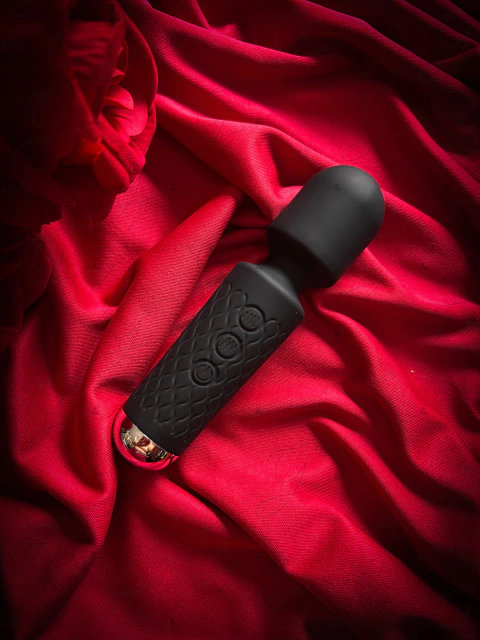 Vibrador Varinha Estimuladora Varios Lugares (Preta) - comprar online