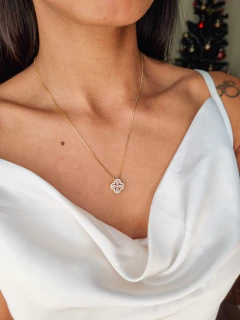 COLAR TREVO CRAVEJADO na internet