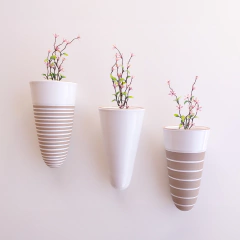 Vaso de Parede Cone - Listrado - comprar online